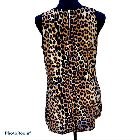 𝅺Express Leopard Sleeveless Blouse - Picture 4 of 10